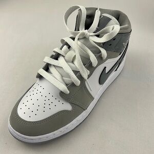 Nike Jordan Air/Size:4.5/Color:White-Grey/Brand New